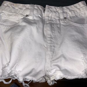 women’s forever 21 white denim shorts.